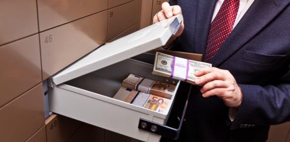 Безопасно ли хранить деньги в банковской ячейке?