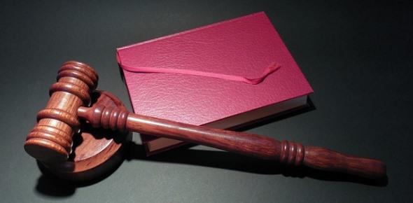 Как правильно подать в суд на организацию-должника?