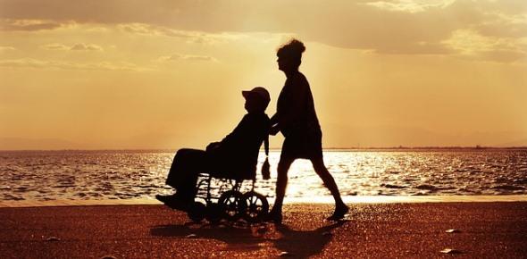 Как оформить опекунство над недееспособным человеком: права и обязанности