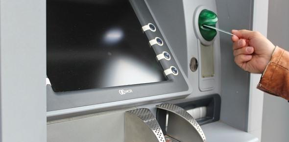 Банкомат списал деньги, но не выдал: что делать?